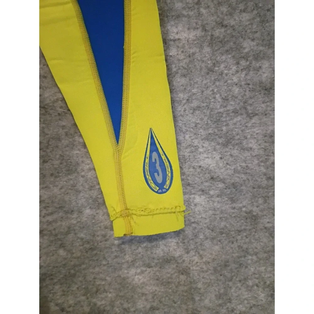 O'Neill Youth Size 8 3mm Flexible Warm Wetsuit #0447 Neoprene Knee Pads